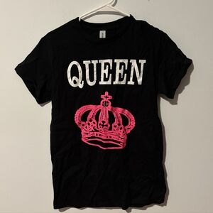Gildan Black Cotton Queen Pink Crown Short Sleeve Graphic T-Shirt Size S